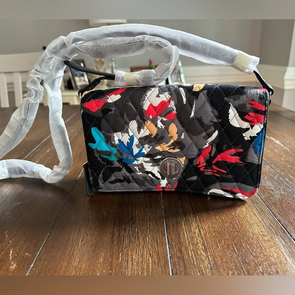 NWOT Verya Bradley cross body bag